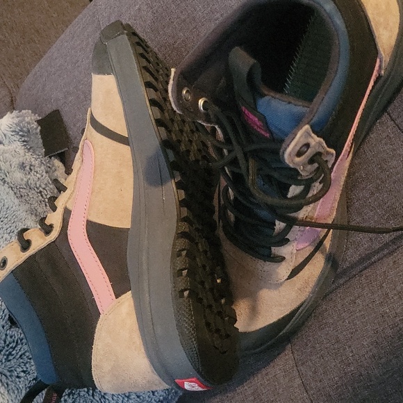 Men's Vans Ultra range all season all terrian shoes - Picture 5 of 8